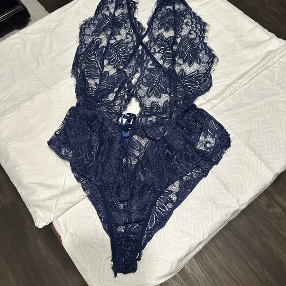 Navy Blue Lace Bodysuit - Picture 2 of 6
